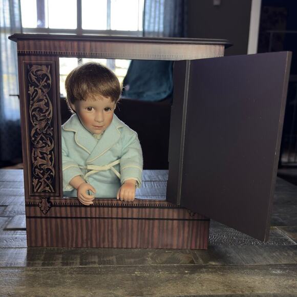 Danbury Mint John Kennedy Porcelain Doll Under Daddy's Desk JFK Jr - Picture 1 of 12